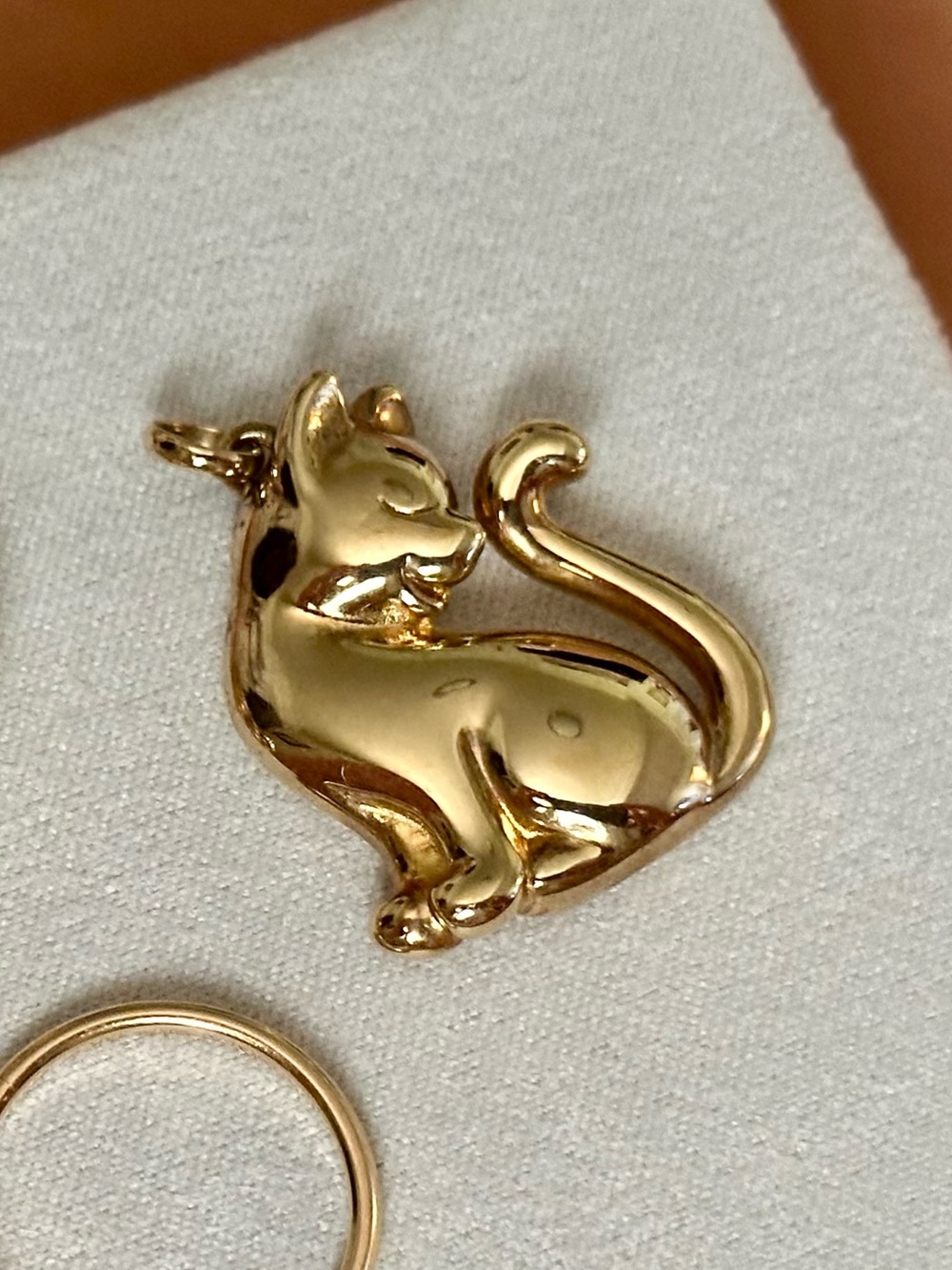 14k Gold Cat 1.25” Charm Pendant 3 Grams 585